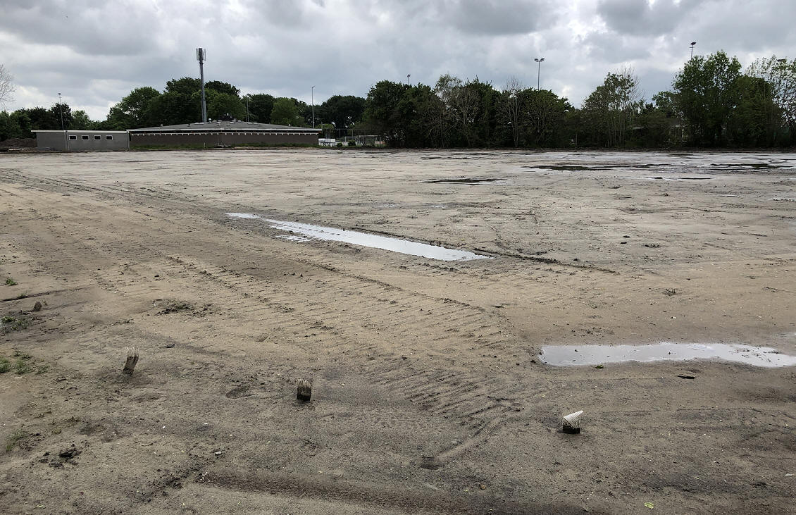 Overhoogte verwijderd van toekomstige nieuwe B-veld van S.V. Marken