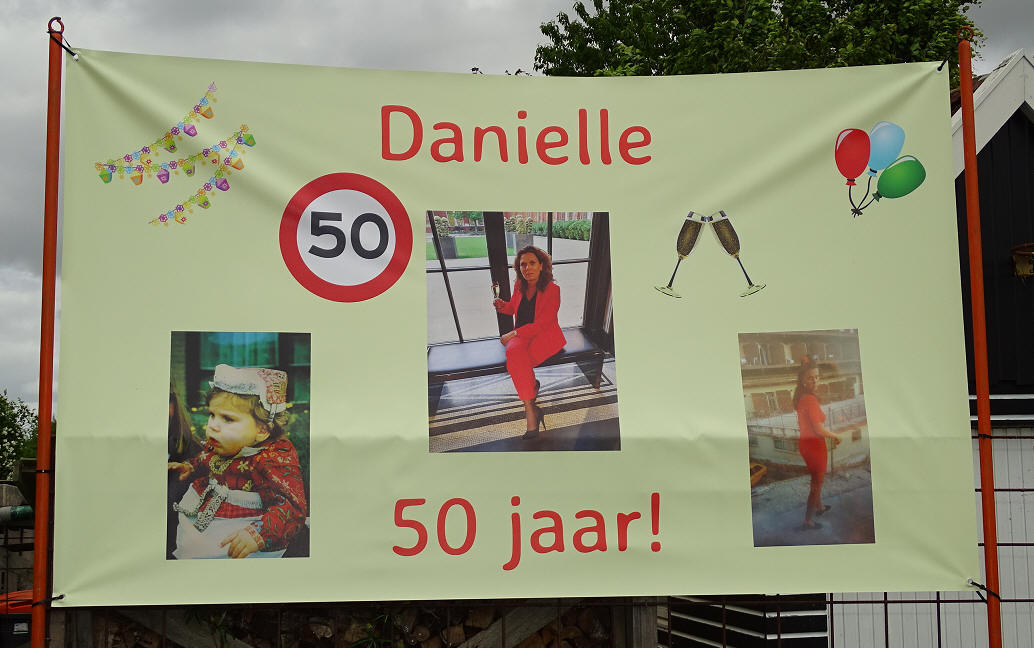 Gespot op Marken: "Diamant Daan tikt de 50 karaat aan!"