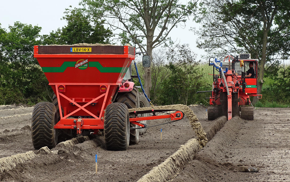 Aanleg drainage nieuwe B-veld van Sportvereniging Marken