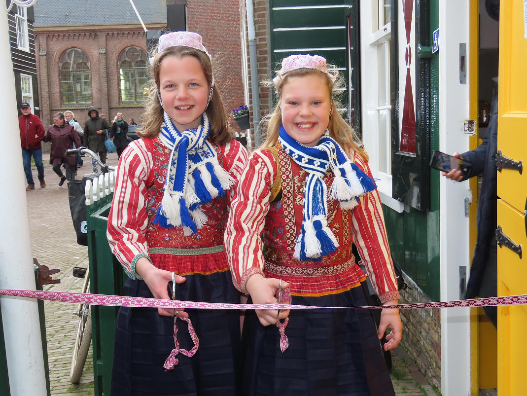 Leerlingen Rietlandenschool openen nieuwe tentoonstelling Marker Museum