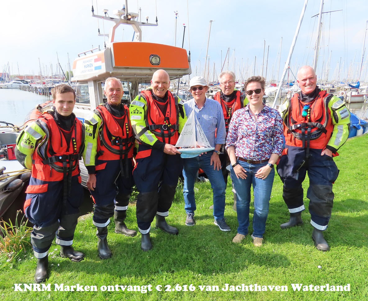 KNRM Marken ontvangt € 2.616 van Jachthaven Waterland