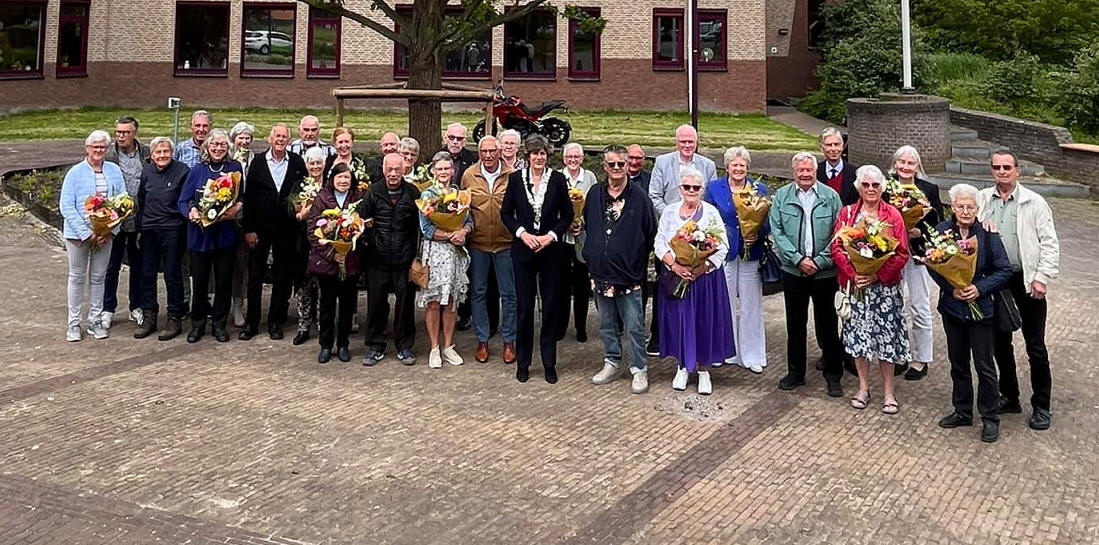 Burgemeester Van der Weele ontvangt vijftigjarige echtparen