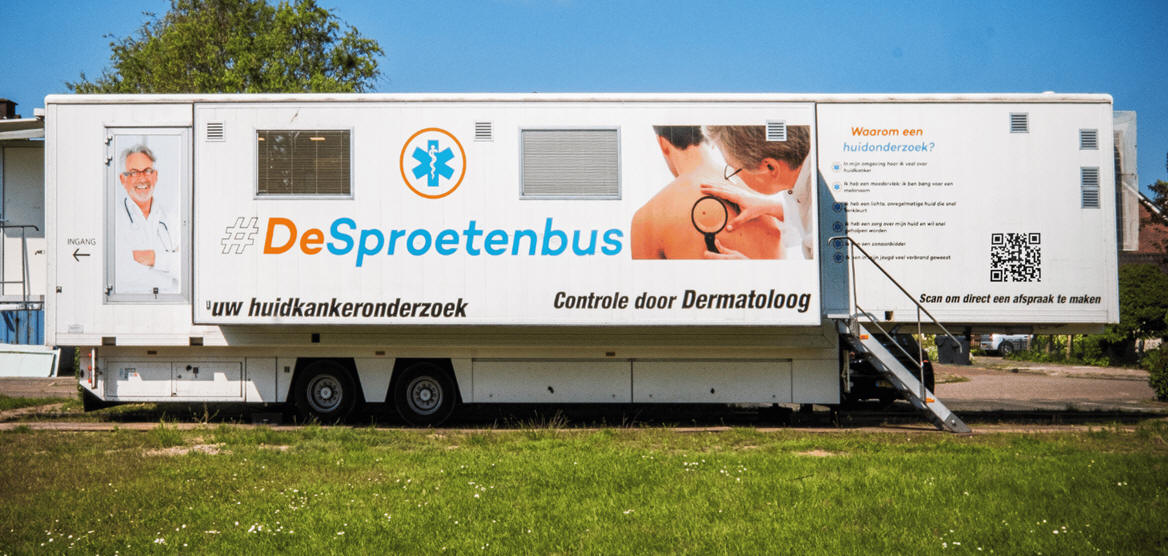 ‘De Sproetenbus' staat aan de Pierebaan in Monnickendam