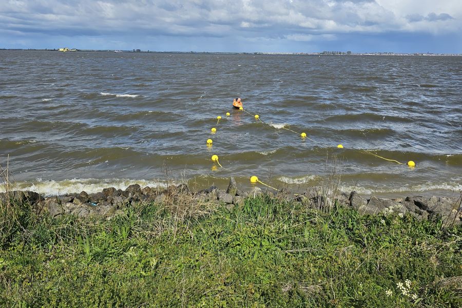 Ballenlijn bij de Bukdijk is weer aangebracht