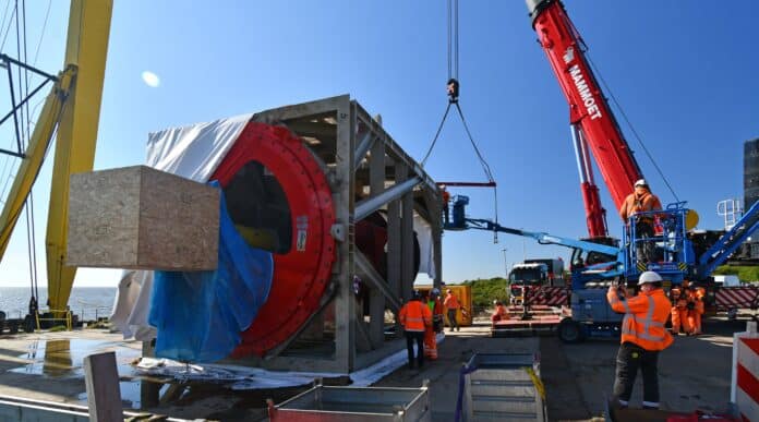 Pompen voor visvriendelijk megagemaal bij Afsluitdijk gearriveerd