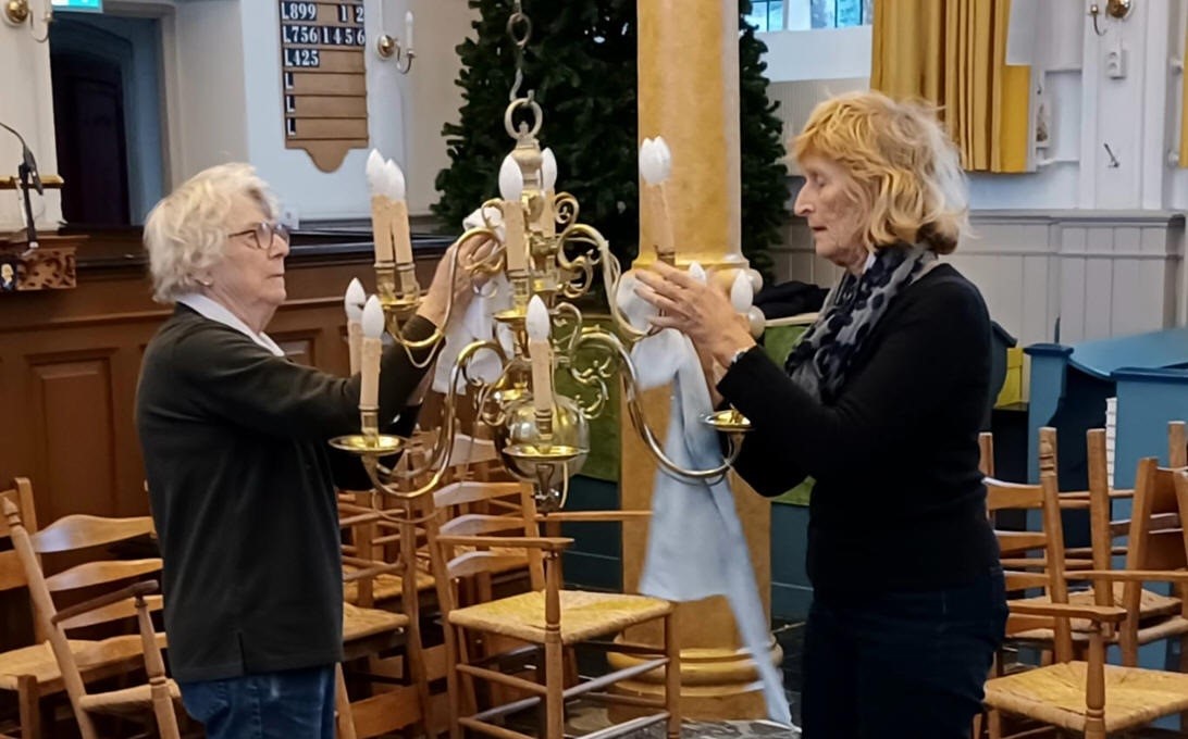 Koperwerk is weer gepoetst in Grote Kerk