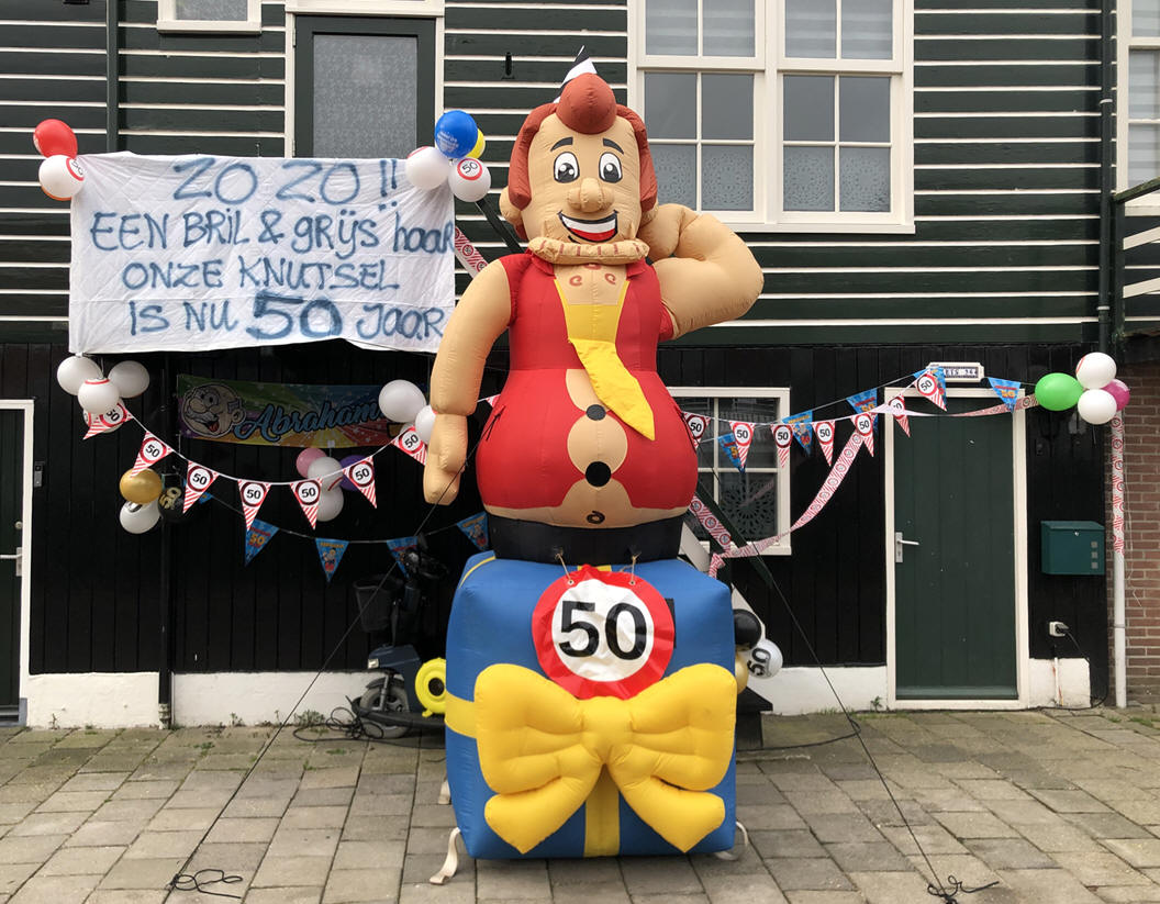 'Zo zo!! Een bril &amp; grijs haar, onze knutsel is nu 50 jaar'