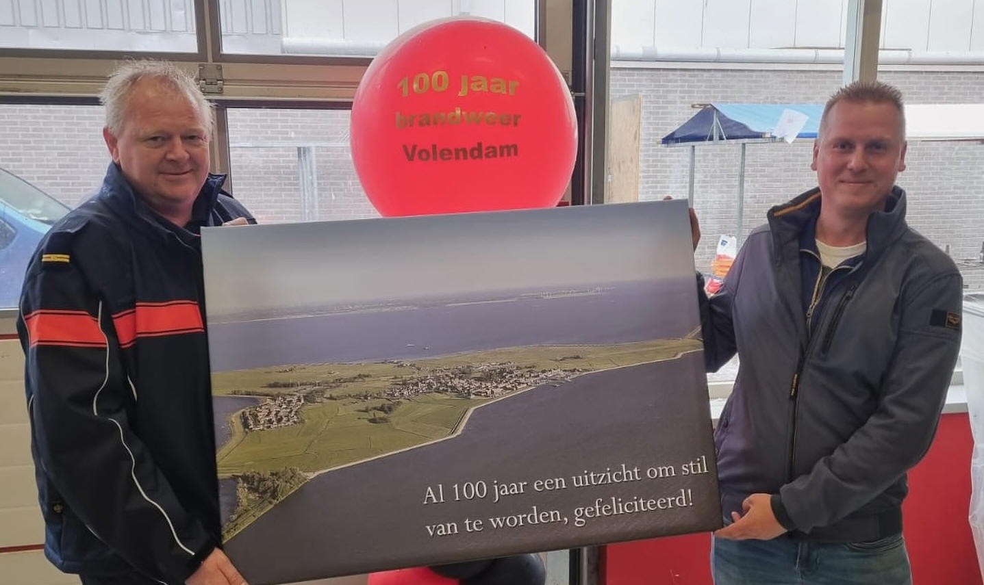 Brandweer Volendam 100 jaar – bijzondere verrassing uit Marken