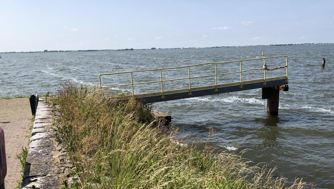 WAARSCHUWING: SPRINGEN LEVENSGEVAARLIJK EN VERBODEN