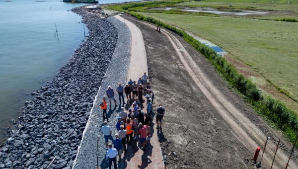 Nieuwsgierig naar de nieuwe dijk in Marken